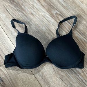 Victoria’s Secret Pink bra